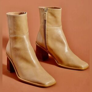 Alohas West Boot in Beige